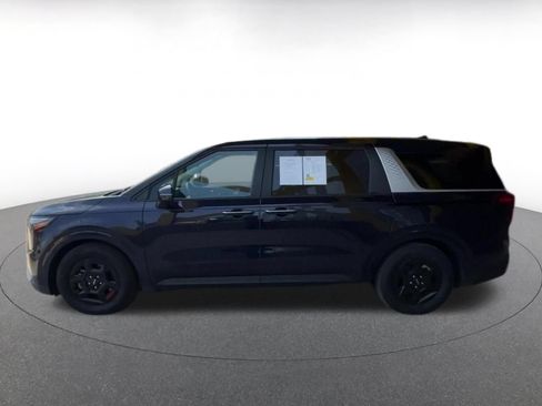Used 2026 Kia Carnival FWD image 4