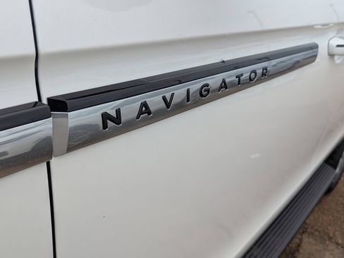 New 2026 Lincoln Navigator Reserve AWD/4WD image 23