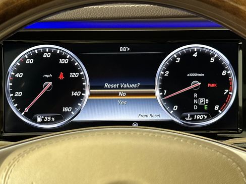 Used 2015 Mercedes-Benz S 550 Sedan image 23