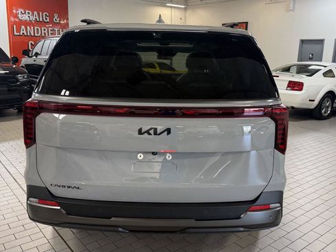 Used 2026 Kia Carnival SX Prestige FWD image 8