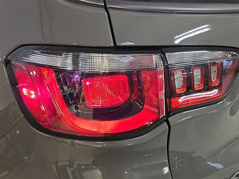 Used 2022 Jeep Compass Trailhawk w/ Trailhawk Convenience Group image 33