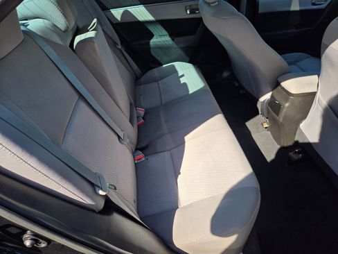 Used 2015 Toyota Corolla LE image 12