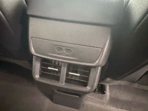 New 2026 Chevrolet Equinox LT w/ Convenience Package II AWD/4WD image 18