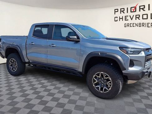 Used 2024 Chevrolet Colorado ZR2 AWD/4WD image 2