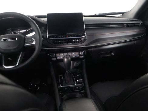 Used 2025 Jeep Compass Trailhawk AWD/4WD image 29