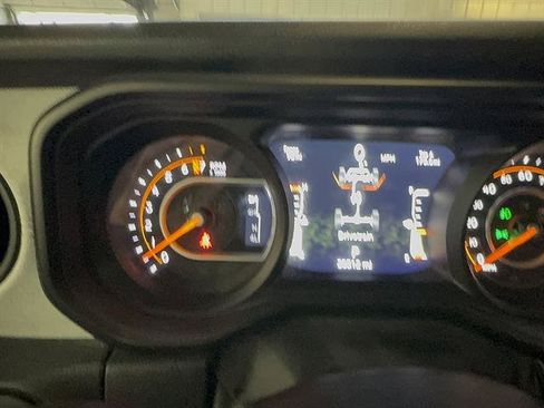 Used 2024 Jeep Gladiator Sport AWD/4WD image 15