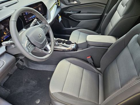 New 2026 Chevrolet Trax LT w/ Driver Confidence Package FWD image 16