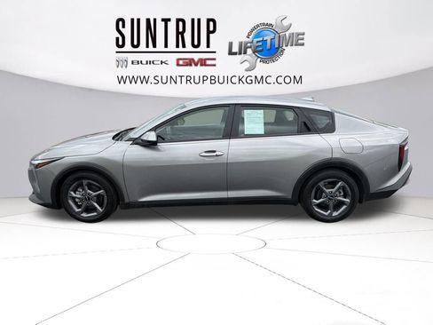 Used 2025 Kia K4 LXS image 2