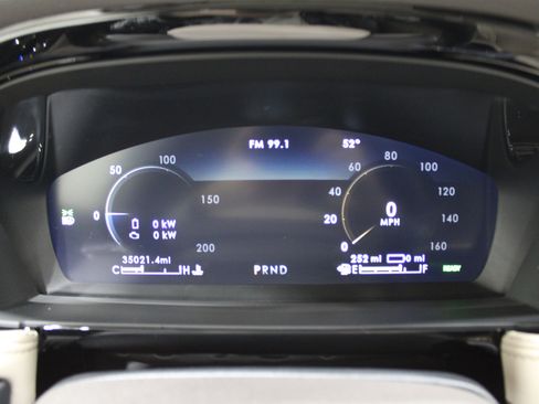 Used 2022 Lincoln Corsair Grand Touring w/ Elements Technology Bundle image 13