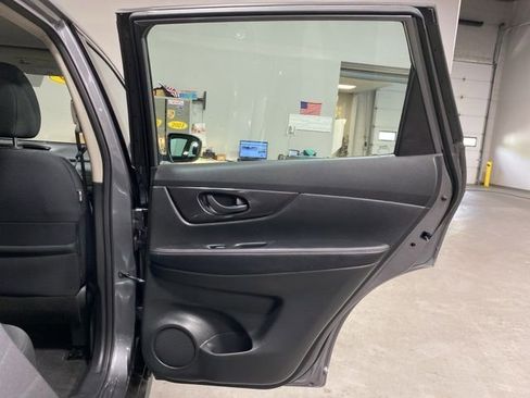 Used 2020 Nissan Rogue S AWD/4WD image 26