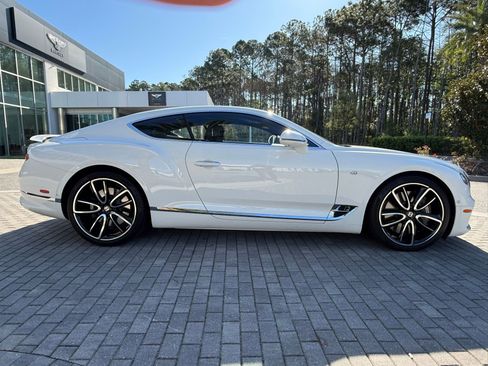 Used 2020 Bentley Continental GT image 11