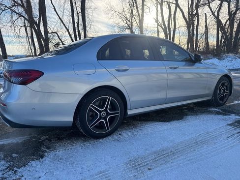 Used 2022 Mercedes-Benz E 450 4MATIC Sedan image 3