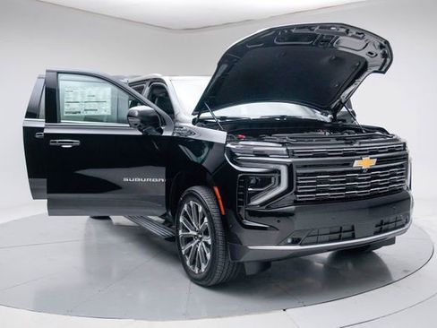 New 2026 Chevrolet Suburban High Country AWD/4WD image 16