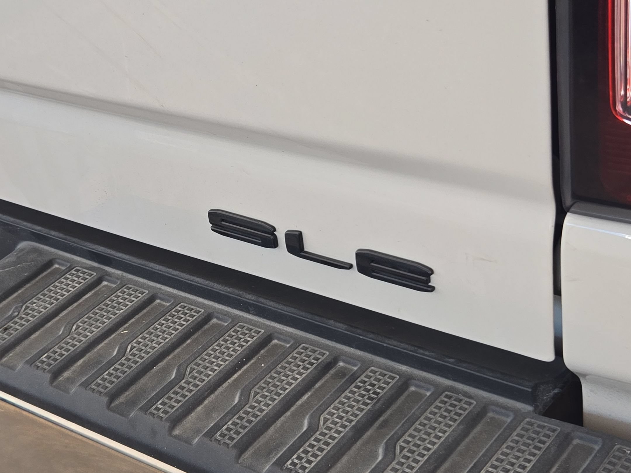 Used 2026 GMC Sierra 2500 SLE w/ SLE Value Package; AWD/4WD image 8