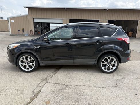 Used 2014 Ford Escape Titanium w/ Equipment Group 401A FWD image 8
