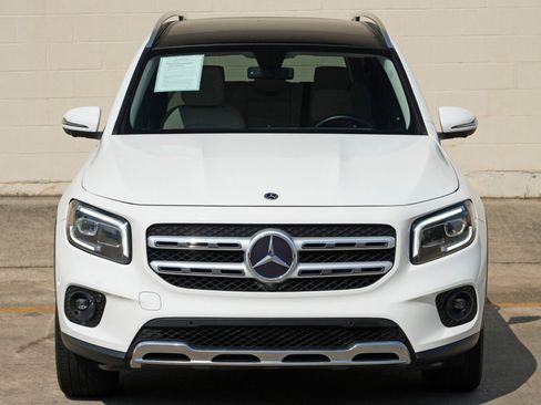 Used 2022 Mercedes-Benz GLB 250 w/ Premium Package Lite image 46