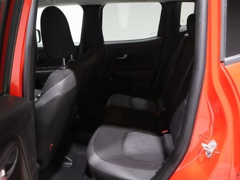 Used 2020 Jeep Renegade Trailhawk w/ Cold Weather Group image 18