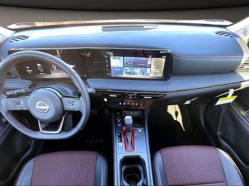 Certified 2025 Nissan Kicks SR w/ Interior Electronics Package image 14