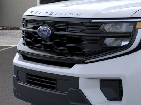 New 2026 Ford Expedition Active image 17