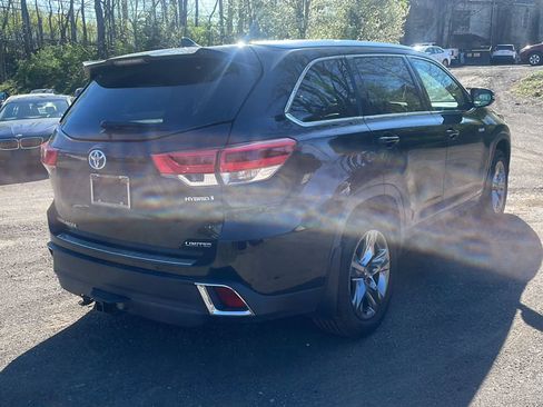 Used 2019 Toyota Highlander Limited Platinum image 10