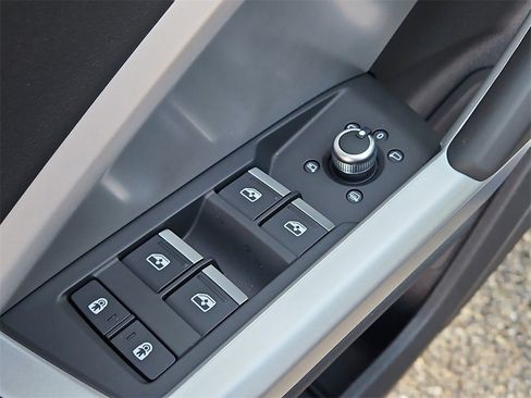 New 2025 Audi Q3 2.0T Premium image 19