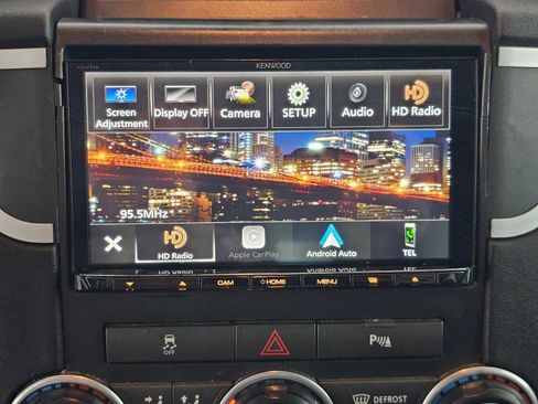 Used 2016 Land Rover LR4 HSE image 24