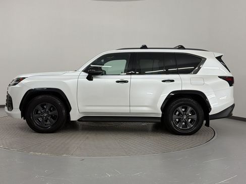 Certified 2025 Lexus LX 700h Overtrail AWD/4WD image 2