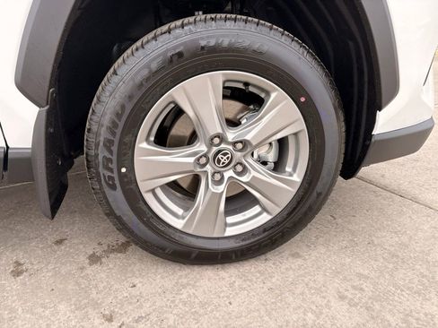 Used 2025 Toyota RAV4 XLE w/ Convenience Package image 33