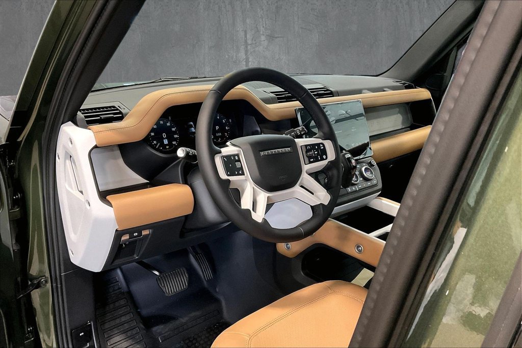 New 2026 Land Rover Defender 110 S AWD/4WD image 8