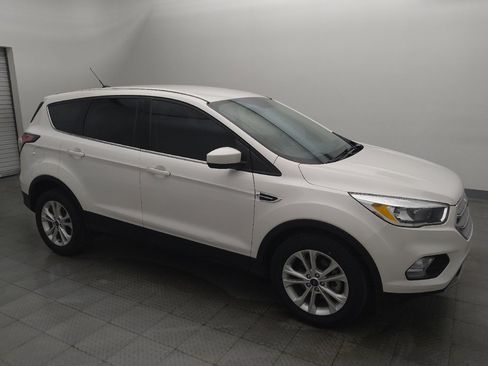 Used 2017 Ford Escape SE FWD image 11