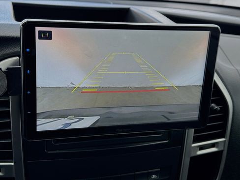 Used 2017 Mercedes-Benz Metris Passenger image 10