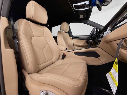 New 2026 Porsche Macan AWD/4WD image 30