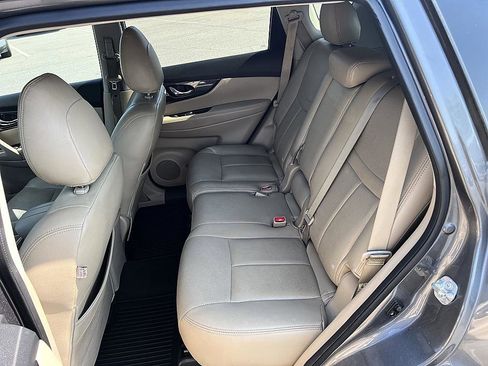Used 2017 Nissan Rogue SV FWD image 14