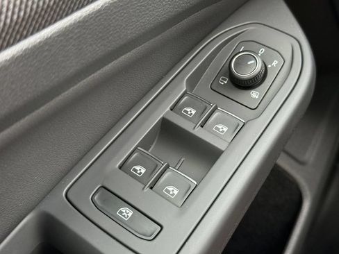 Certified 2025 Volkswagen GTI SE FWD image 21