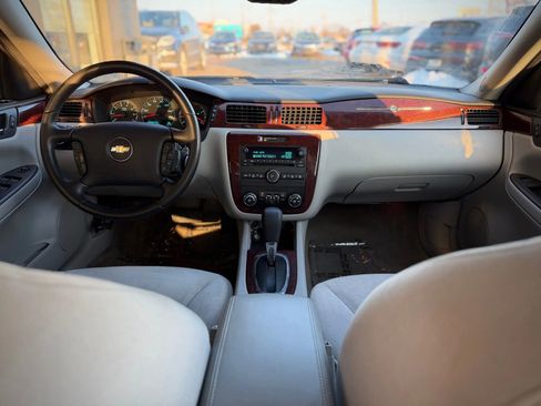 Used 2010 Chevrolet Impala LT w/ Convenience Package FWD image 8