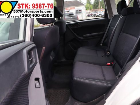 Used 2017 Subaru Forester 2.5i AWD/4WD image 14