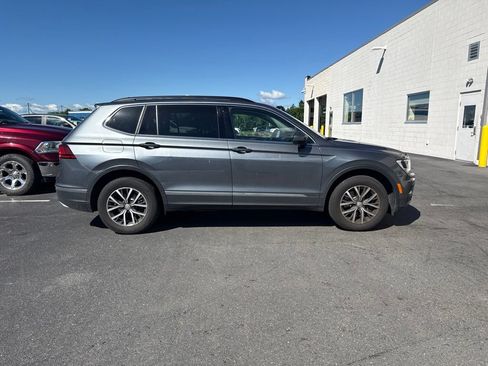Used 2018 Volkswagen Tiguan SE AWD/4WD image 6
