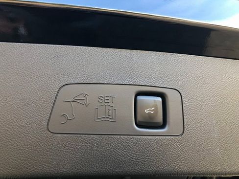 Used 2023 Lincoln Corsair AWD w/ Rear Removable Package Tray image 27