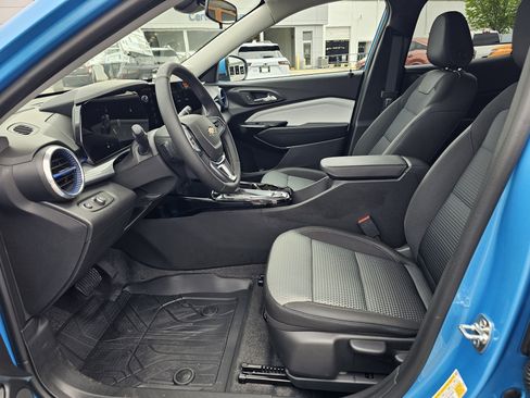 New 2026 Chevrolet Trax LT w/ Driver Confidence Package FWD image 11