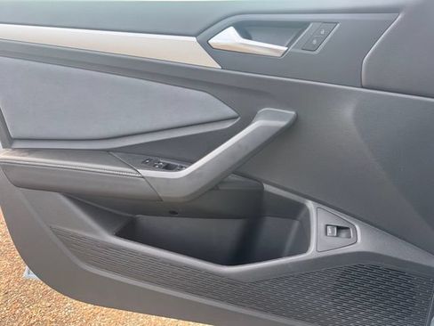 New 2026 Volkswagen Jetta SE FWD image 11