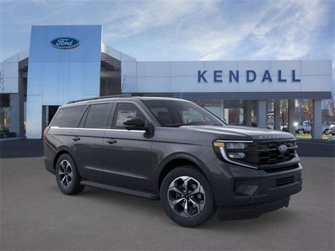 Used 2026 Ford Expedition Active image 7