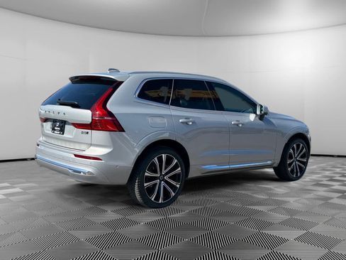 Used 2023 Volvo XC60 B5 Ultimate w/ Climate Package image 5