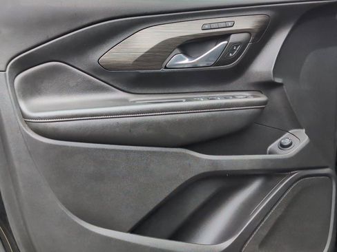 Used 2023 GMC Terrain SLT w/ Elevation Edition FWD image 17