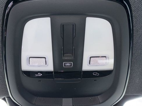 Used 2025 Volvo XC40 B5 Core AWD/4WD image 13