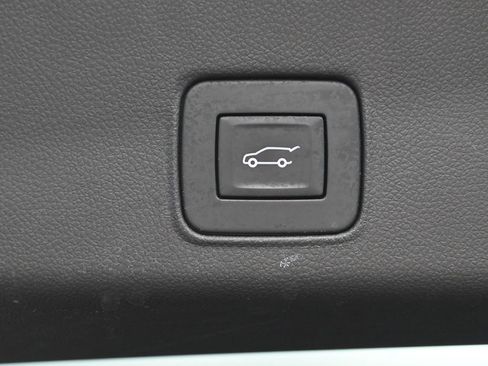 Used 2024 Chevrolet TrailBlazer RS w/ Convenience Package image 33