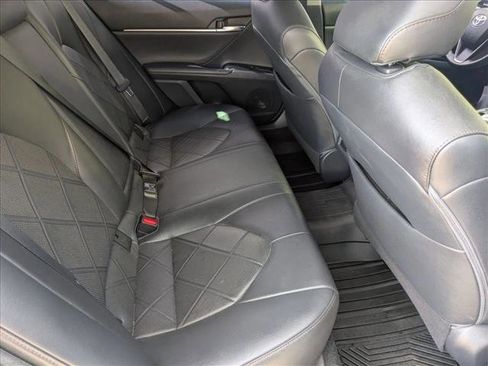 Used 2019 Toyota Camry XLE FWD image 18