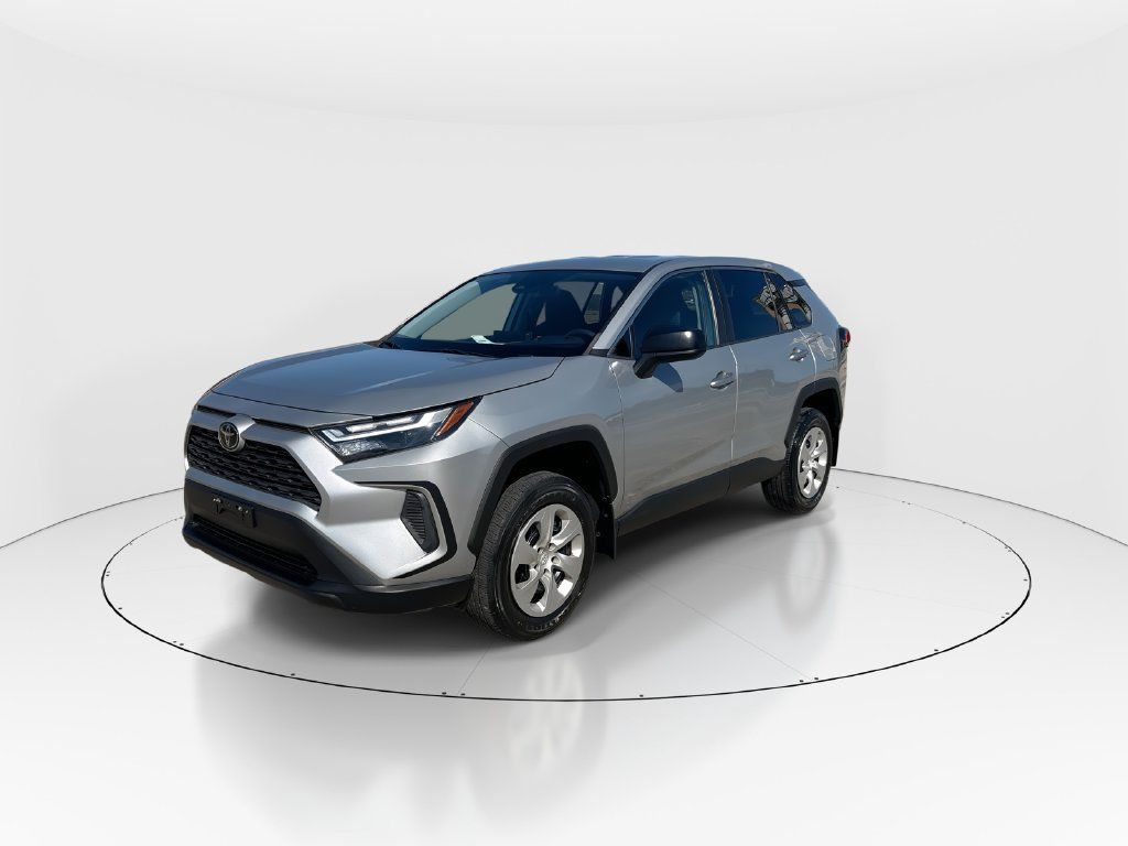 Used 2023 Toyota RAV4 LE FWD image 4