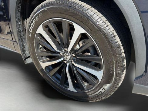 Used 2022 Toyota Highlander XSE AWD/4WD image 36