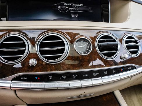 Used 2015 Mercedes-Benz S 550 Sedan w/ Sport Package w/ Sport Package image 27