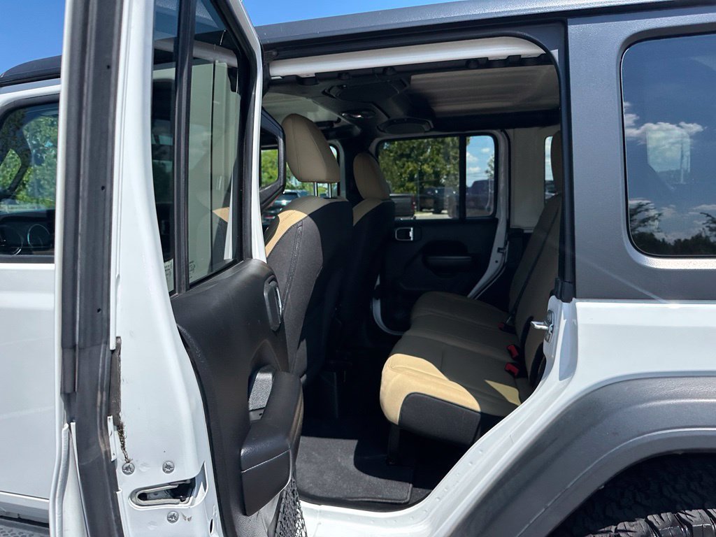 Used 2018 Jeep Wrangler Unlimited Sport S AWD/4WD image 16